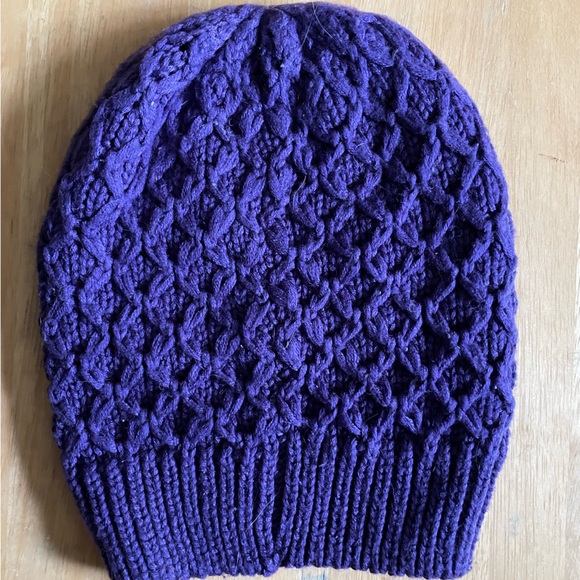 Nike Cable Knit Beanie - Picture 3 of 3